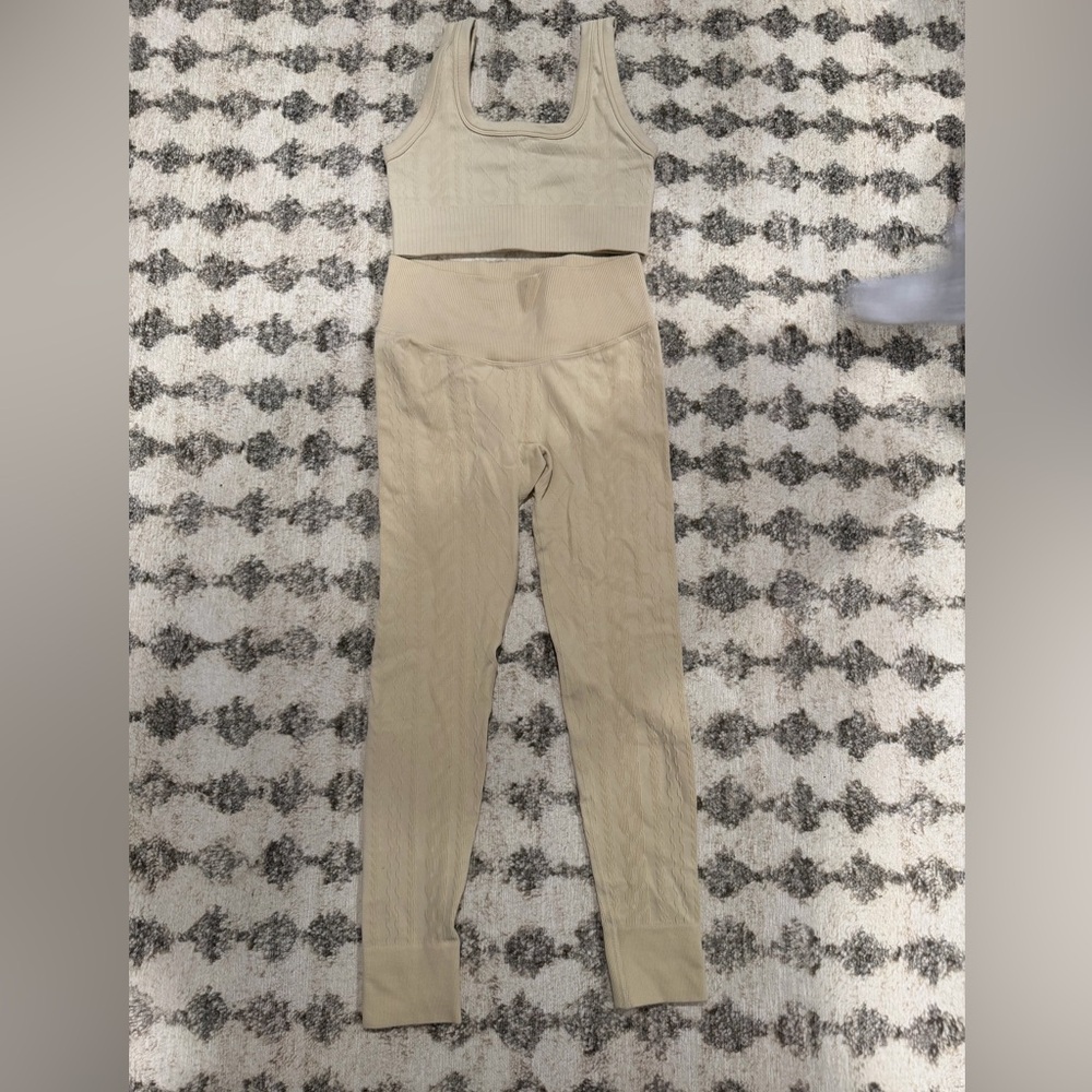 Women’s Cable Knit Legging and Crop Set